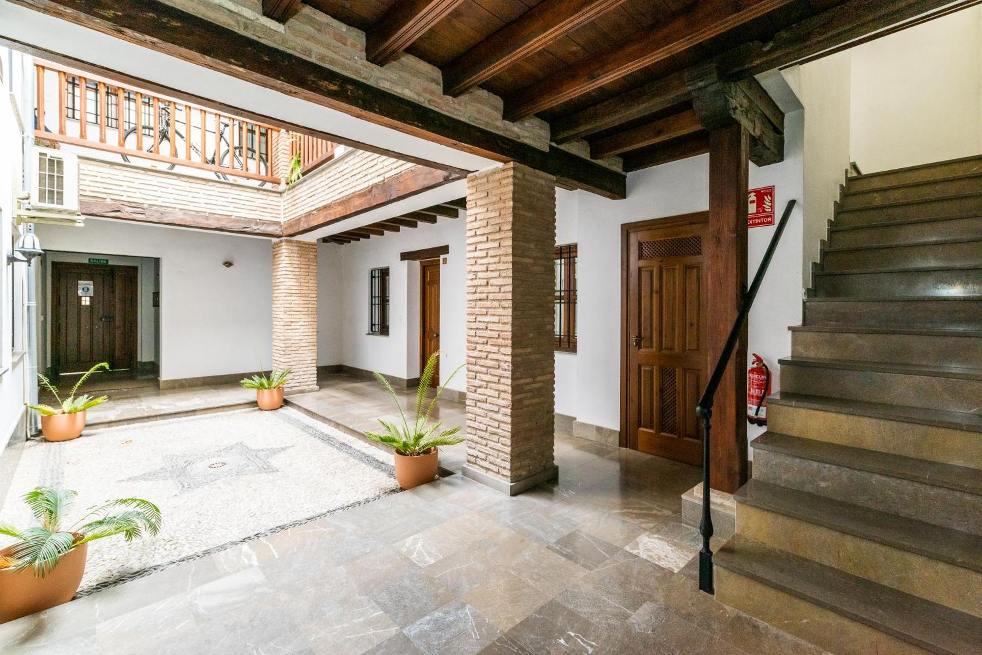 El Rey Zagal Apartament Casa Siglo XVI Pleno Centro Granada, Granada